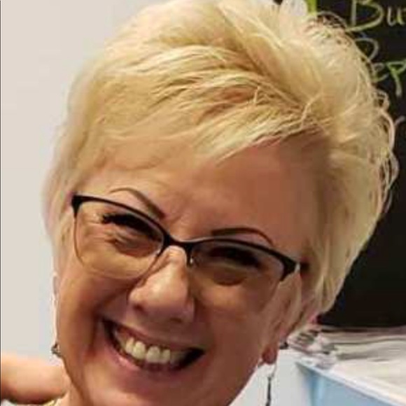 Meet your Posher, Niki - Picture 1 of 1